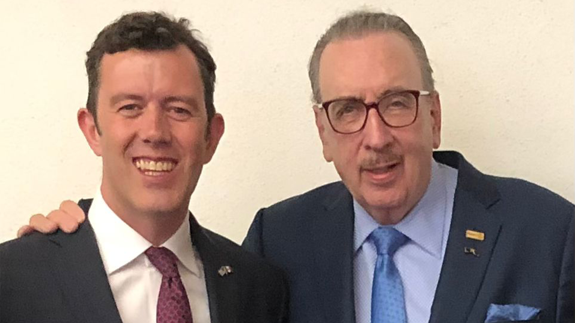 Larry Rubin con Frank Devlyn (Rotary)